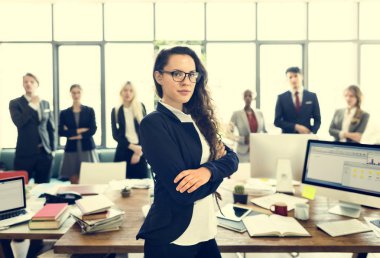 Ekip çalışması beyaz yakalı işçiler