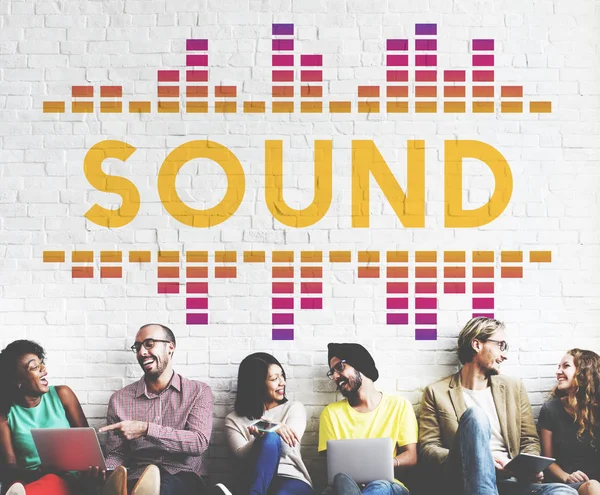 çeşitlilik arkadaşlar duvarının yakınında 