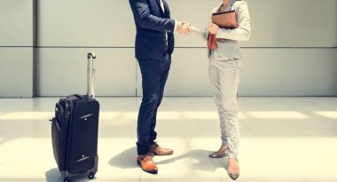 İş Adamları Tokalaşıyor