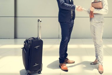 İş Adamları Tokalaşıyor