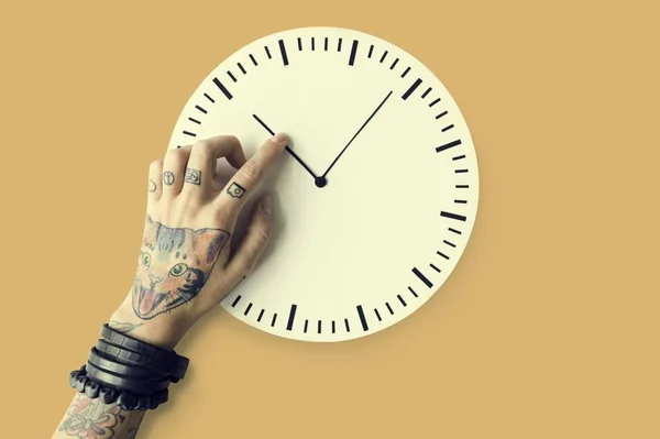 Χέρι-τατουάζ με ρολόι — Φωτογραφία Αρχείου