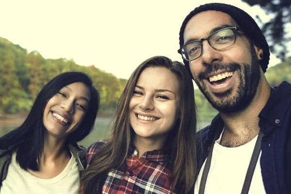 Young Friends Traveling — Stock Photo, Image