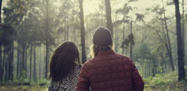 ormanda yürümek çift