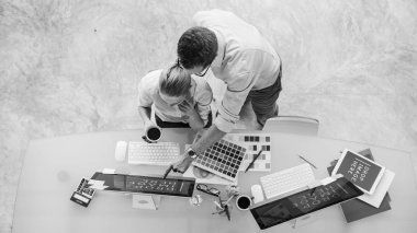 projede çalışan tasarımcıları