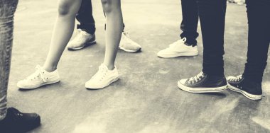 Öğrenciler bacaklar ve bilgi kavramı