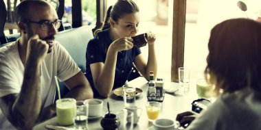 insanlar kahve içme