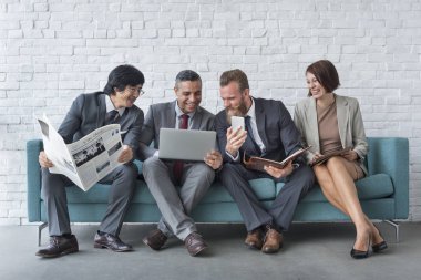 İş adamları toplantı bekliyor.