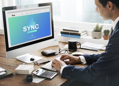 Ofiste çalışan iş adamı