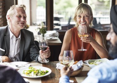 İş adamları yemek 