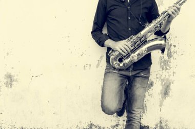Saksafon tutan jazzman