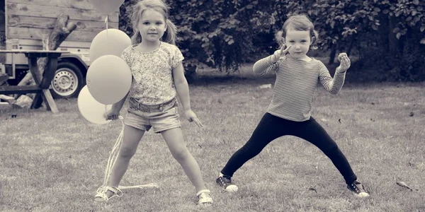 Bambini alla festa di compleanno — Foto Stock