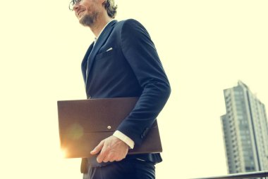 işadamı holding evrak çantası