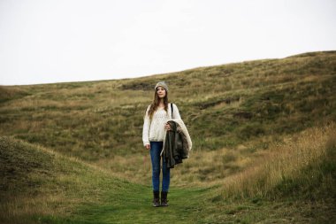 Dağları'nda genç kadın