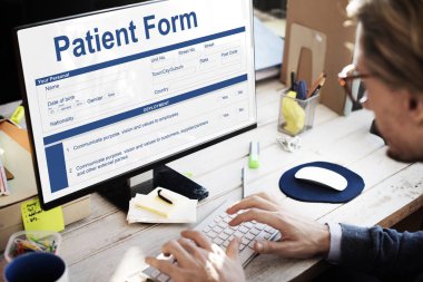 bilgisayarla çalışma iş adamı