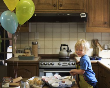 Küçük çocuk kabartma