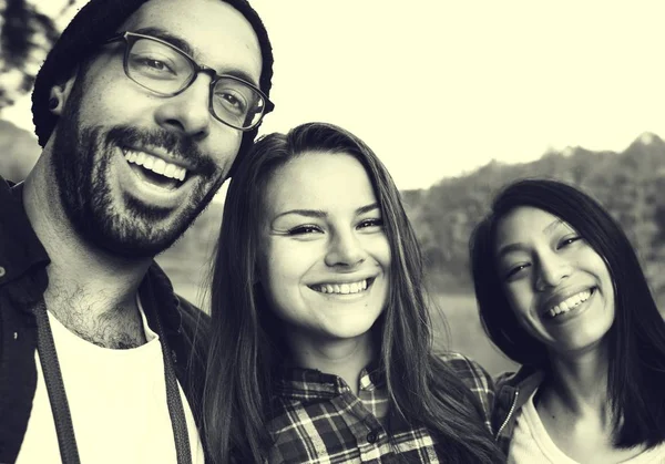 Young Friends Traveling — Stock Photo, Image