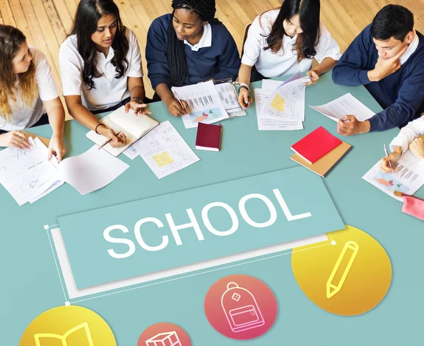 Diversiteit groep studenten — Stockfoto