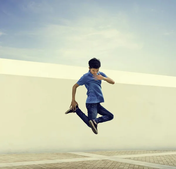 Guy danza breakdance — Foto Stock