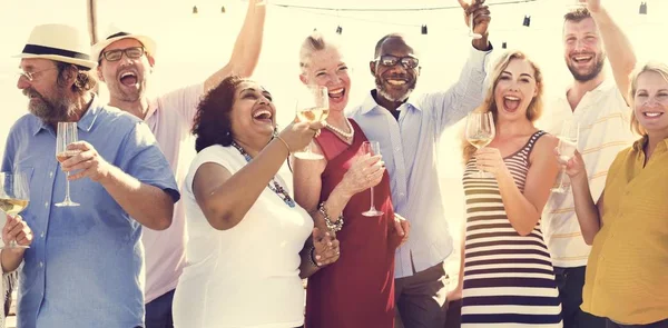 Gruppe von Leuten auf Party — Stockfoto