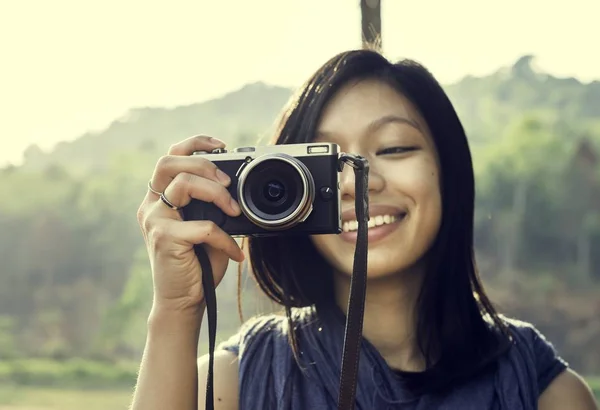 Mädchen beim Fotografieren — Stockfoto