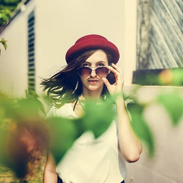 Szép nő, nyári kalap — Stock Fotó