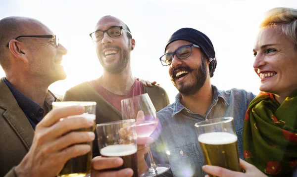 Cheerful friends hanging out — Stock Photo, Image