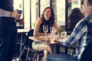 Restaurant konseptini insanlarda