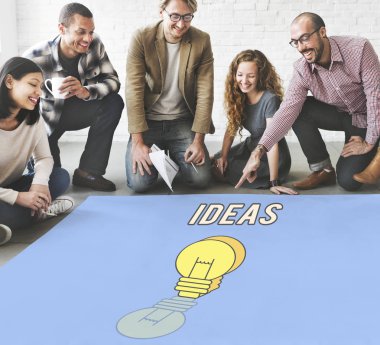 tasarımcılar poster ile çalışma 