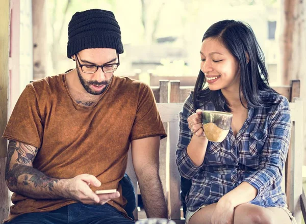 Pareja bebiendo café — Foto de Stock