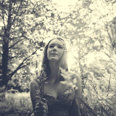 Kadın dinlenmek doğa