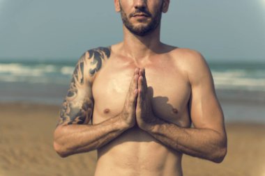 Yoga, meditasyon yapan erkek