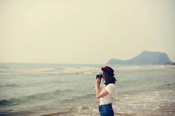 Fotógrafa chica al aire libre —  Fotos de Stock