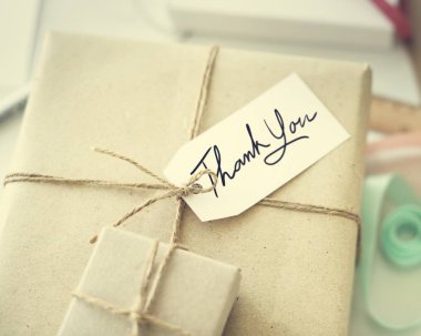 Kraft kağıt etiket ile hediye