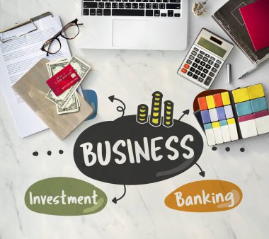 İleti örneği ve laptop üstünde okul sırası