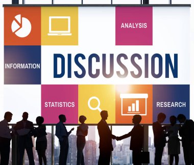 İş adamları birlikte çalışıyor.