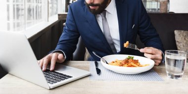 İş kişi kapalı yemek