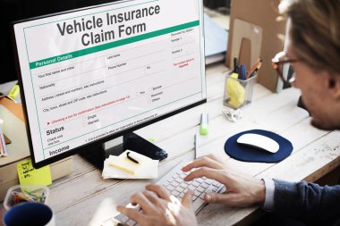 bilgisayarla çalışma iş adamı