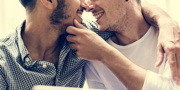 快乐的同性恋夫妇在一起 — 图库照片