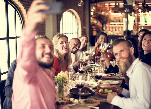 People together celebrating — Stock Photo, Image