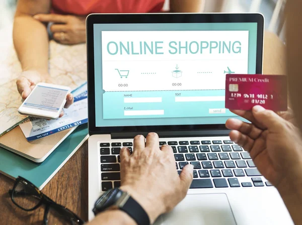 Coppia shopping online — Foto Stock