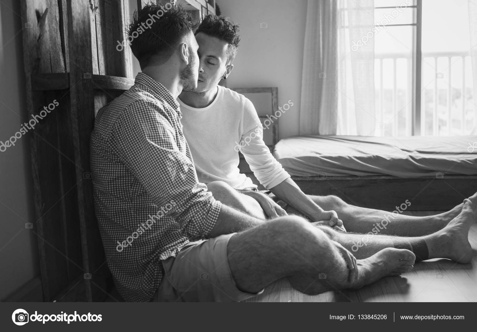 ゲイのカップルのキス ストック写真 C Rawpixel ゲイのカップルのキス ストック写真 C Rawpixel