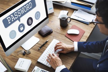 Ofiste çalışan iş adamı