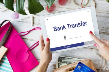 Dijital tablet ellerinde