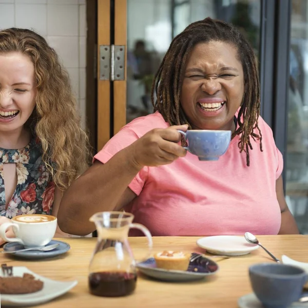 Mujer Drinking Coffee — Foto de Stock