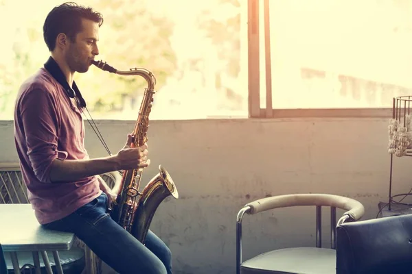 Jazzman Playing Saxophone — Stock Photo, Image