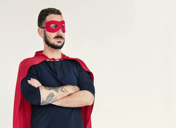 Homem vestindo máscara de super-herói — Fotografia de Stock
