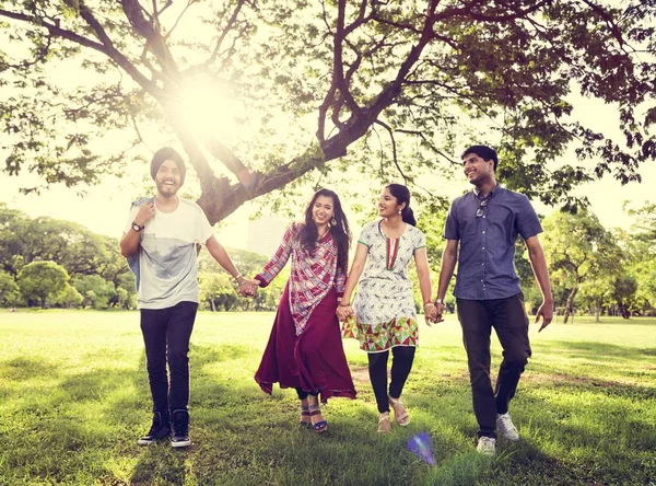 Beautiful indian friends outdoors — Stock Photo, Image