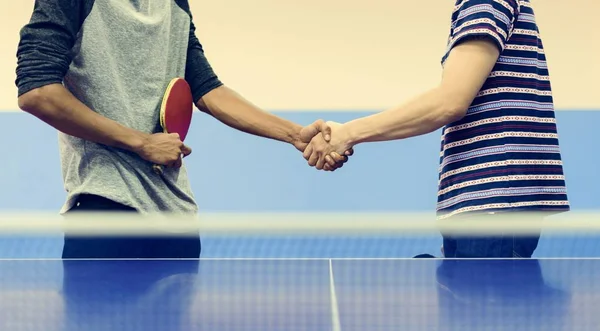 Ping pong hráči handshake — Stock fotografie