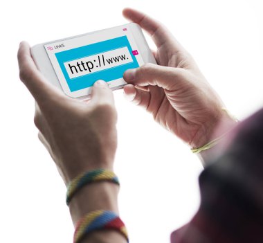 insan elinden tutarak cep telefonu