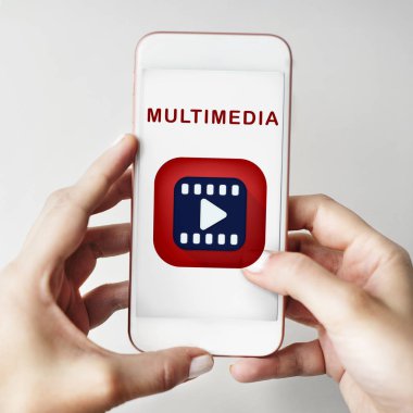 Akıllı telefon kullanan adam 